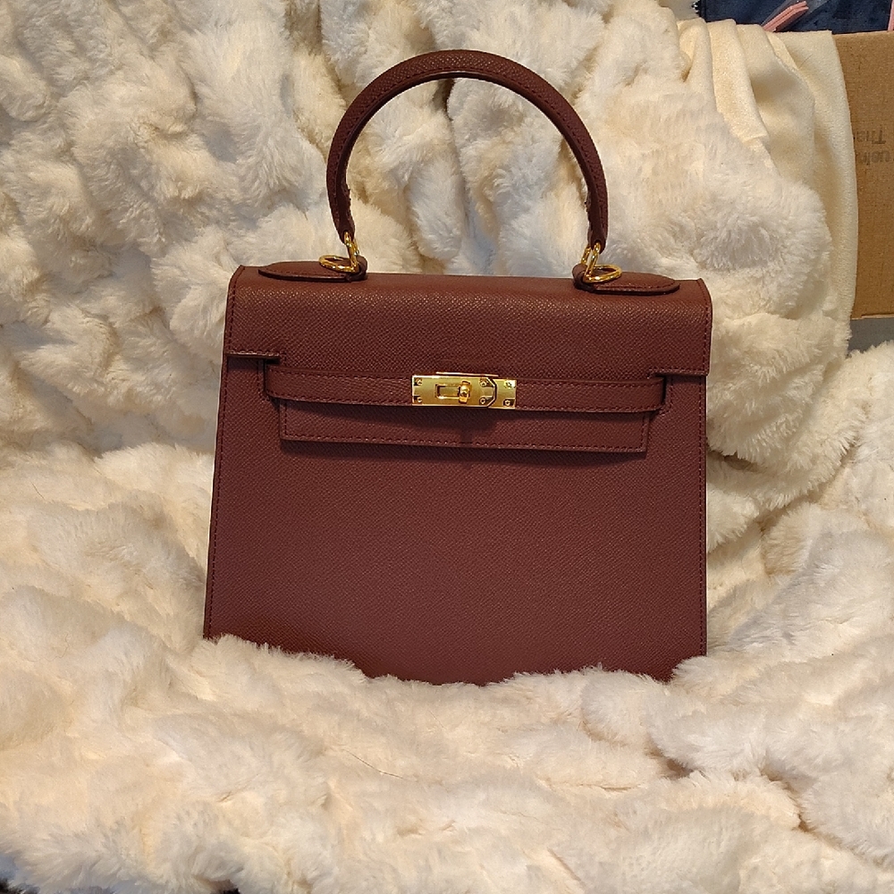 Elegant Leather Handbag